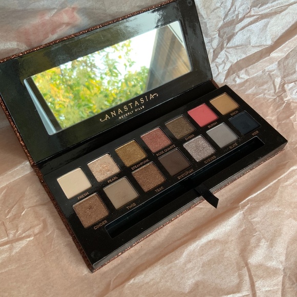 Anastasia Beverly Hills Sultry Eyeshadow Palette